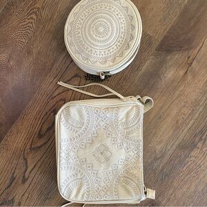 T-Shirt & Jeans Textured Cream Bag